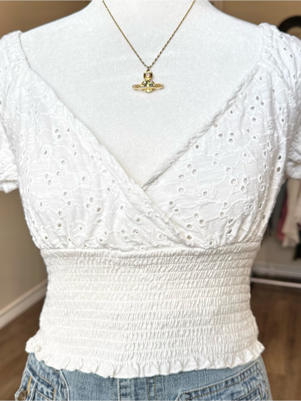 Billabong White Eyelet Smocked Boho Preppy Women’s Large Fall Summer Crop Top